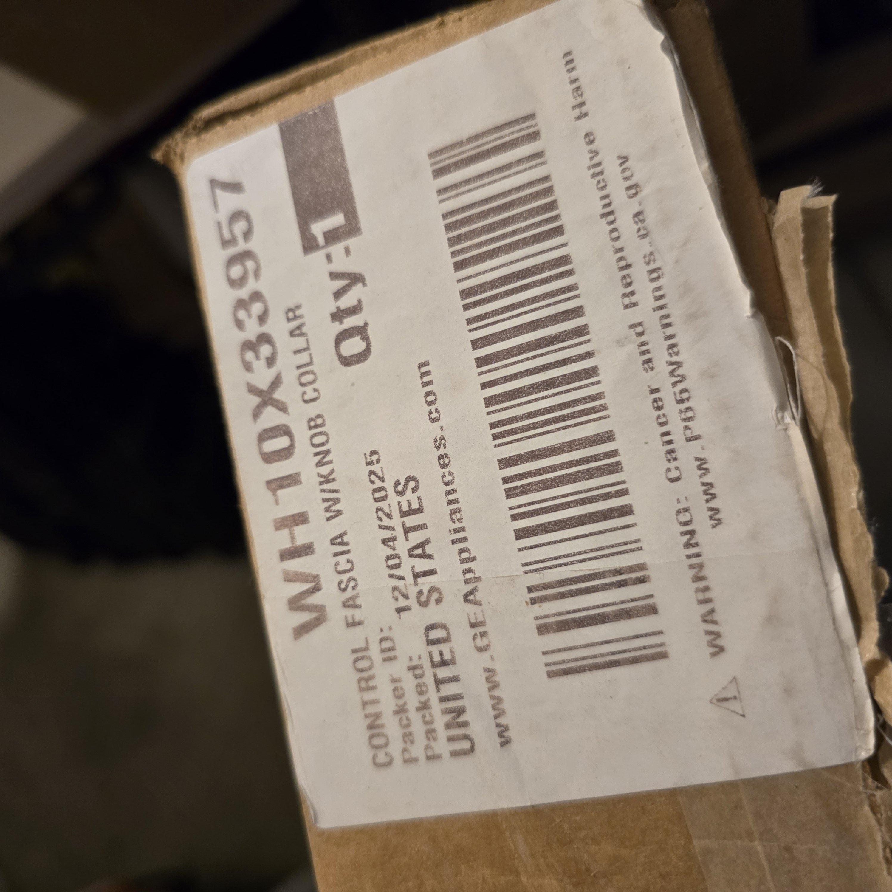 New, OEM. GE Control Fascia with Knob. WH10X33957
